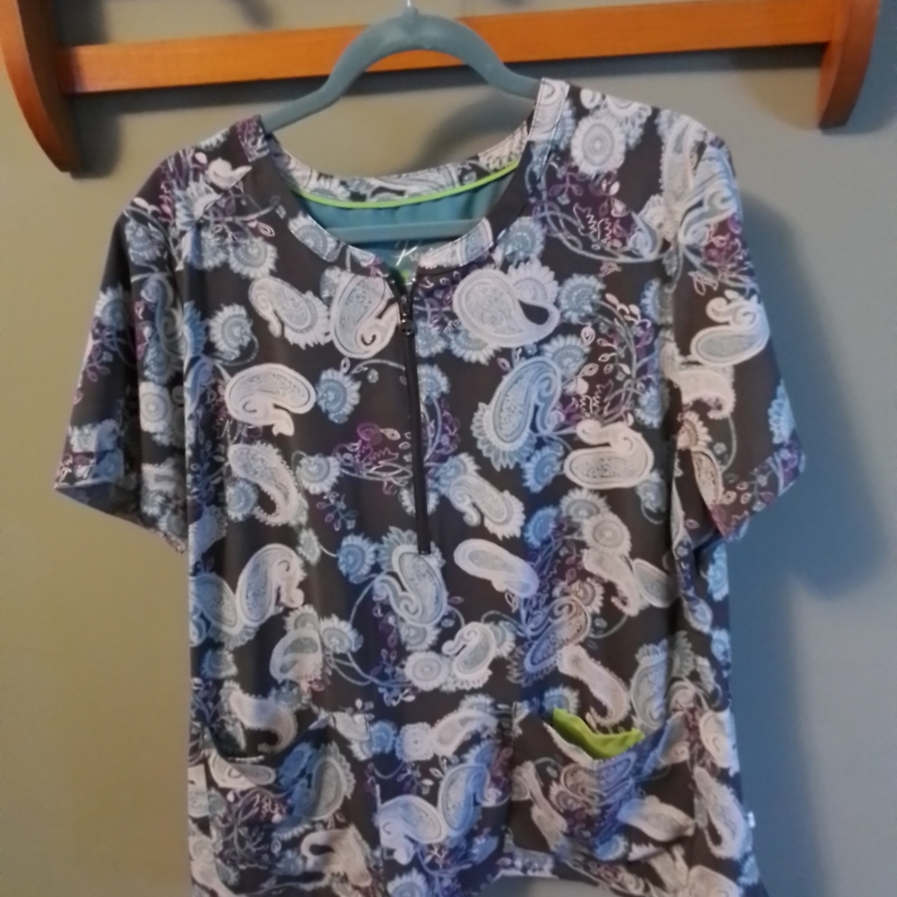 Scrub top